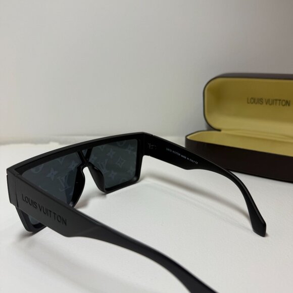 Blue Louis Vuitton Sunglasses - Picture 3 of 8